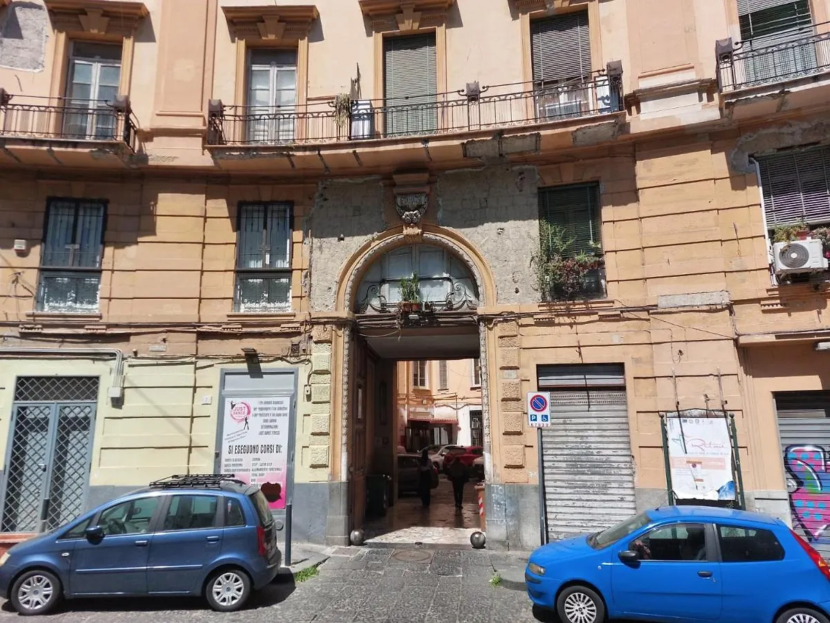 La Finestra Di Fronte Apartment Naples Italy